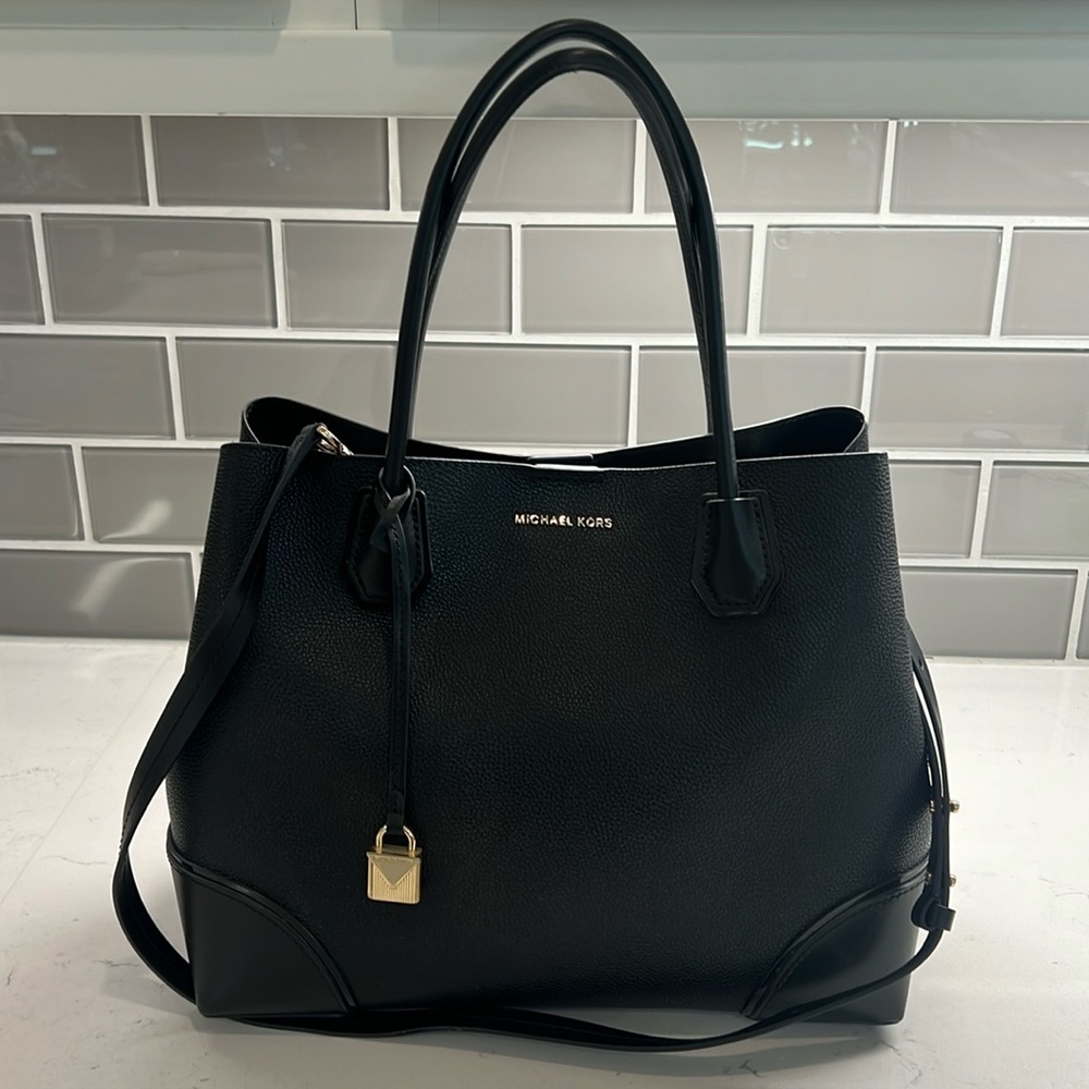 Michael Kors Mercer Gallery Large Leather Satchel Pebbled‎ Leather Center Zip